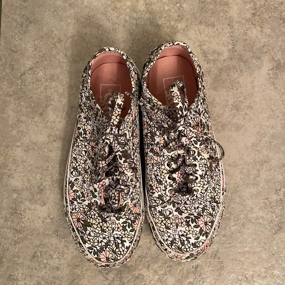 Girls floral vans